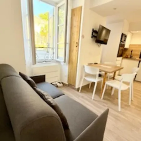 Luminous Cocoon In Appartement *