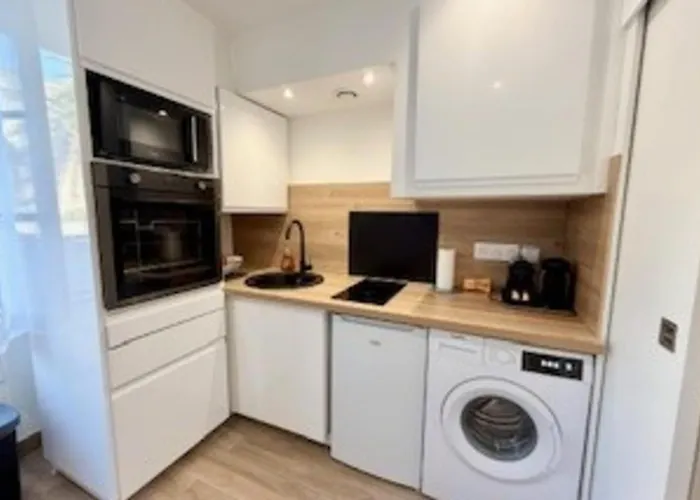 Luminous Cocoon In דירה לה רושל